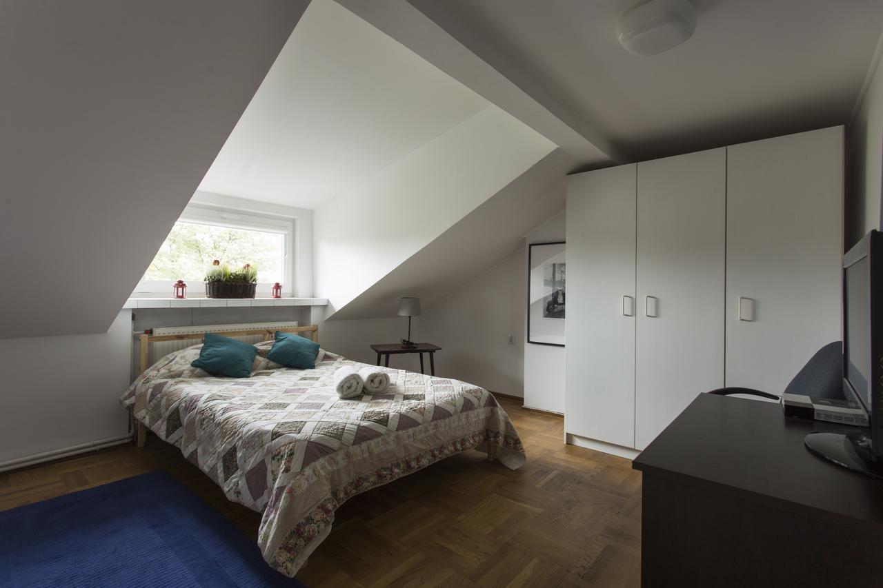Rent0Nline Brwinow Rooms Exterior foto